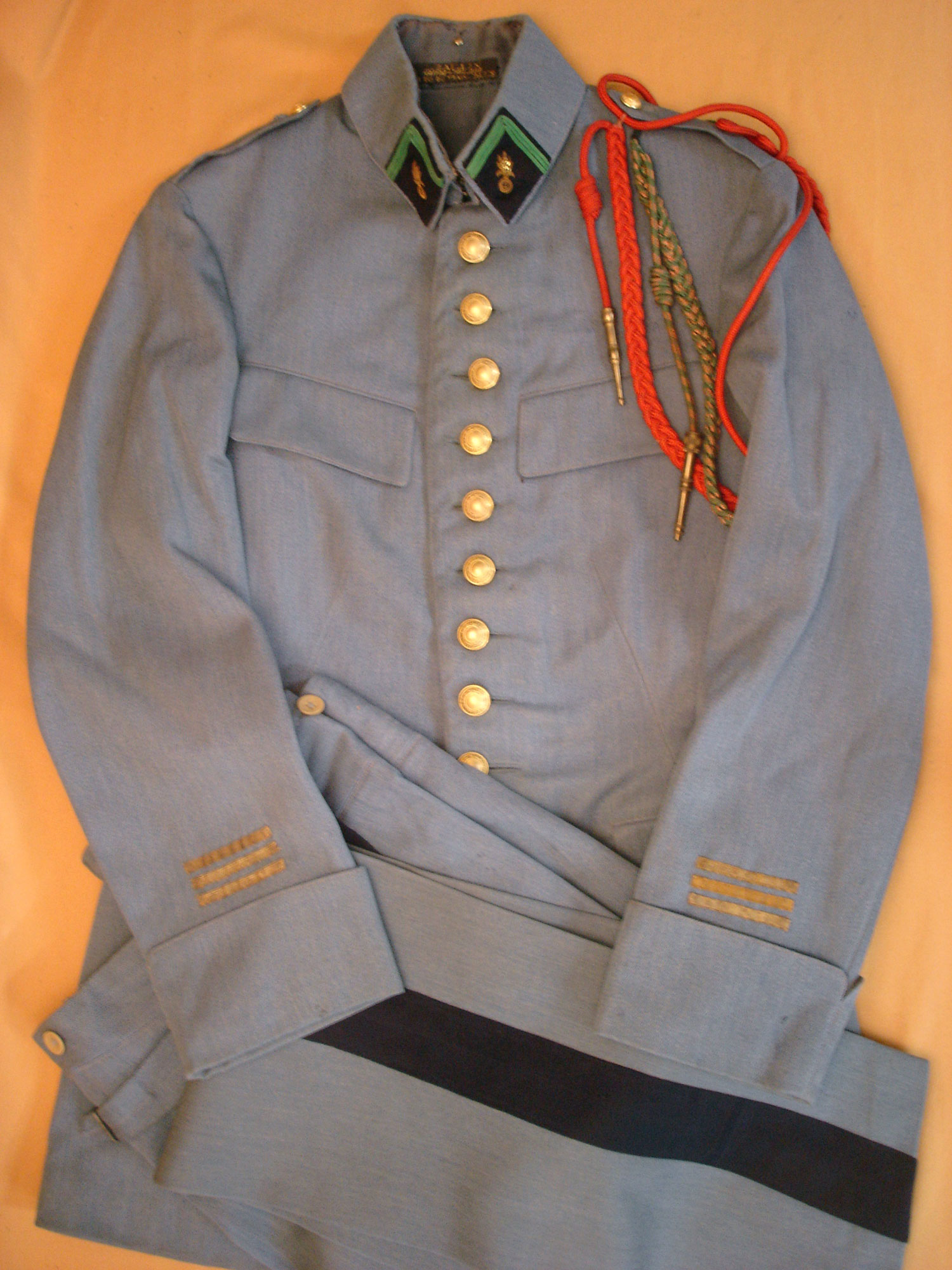 Tenue bleu horizon d'un Capitaine de la Légion Etrangère.