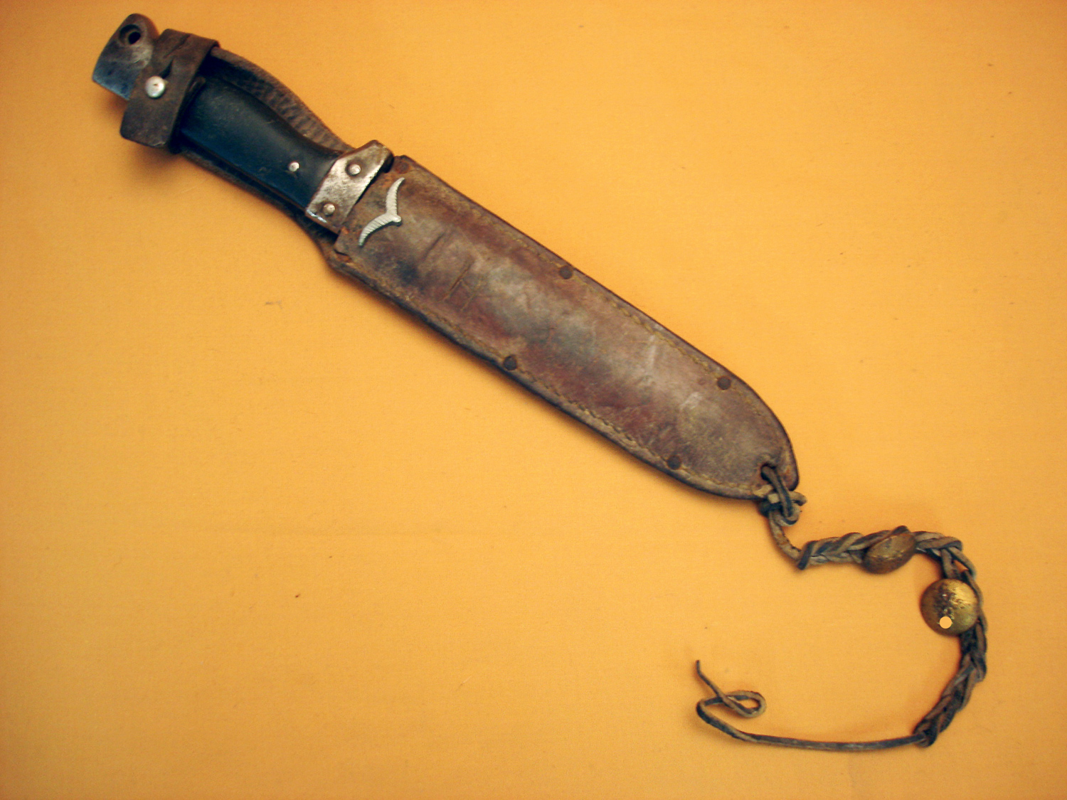 Poignard époque Libération.